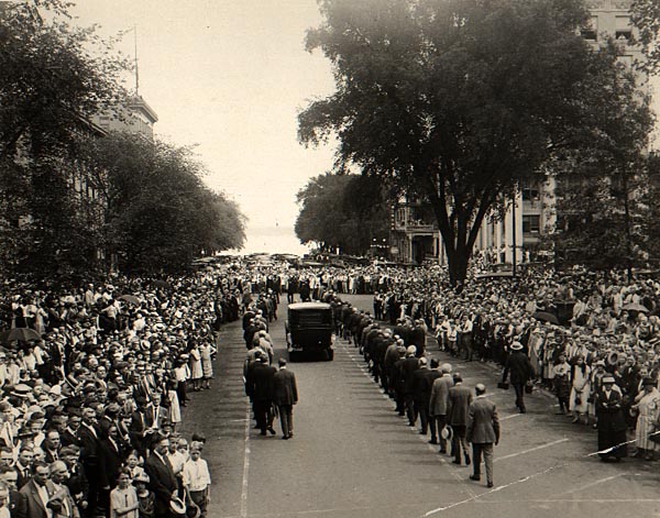 Image of La Follette's Funeral Procession